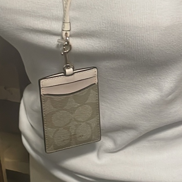 Coach Beige and Cream Key & Card Holder - Picture 6 of 8